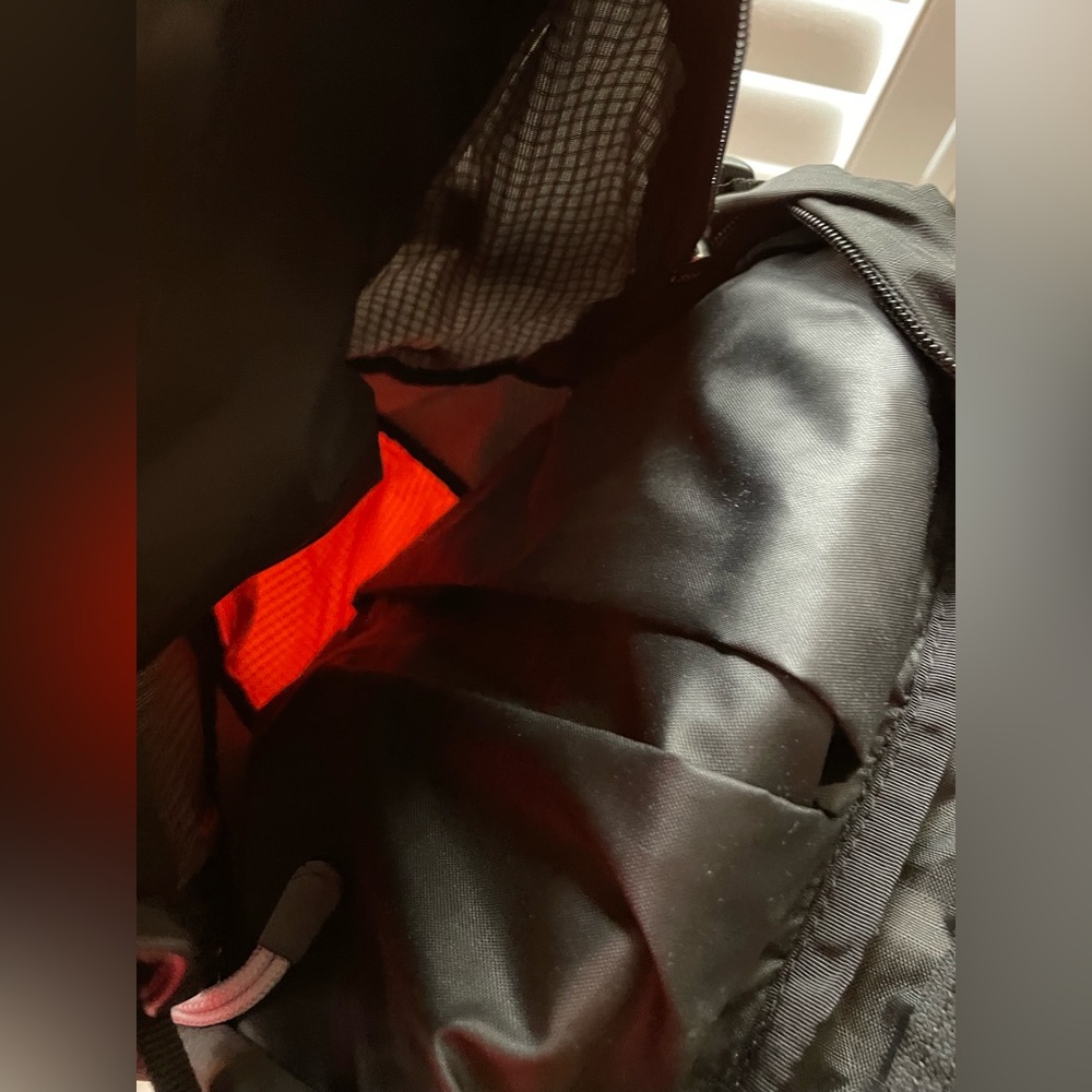 New! Osprey Daylite Backpack - Black and Orange - Picture 4 of 6